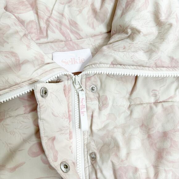 Selkie The Castle Marshmallow Puffer Crop Coat Jacket Cream Pink Size Small - Picture 7 of 8